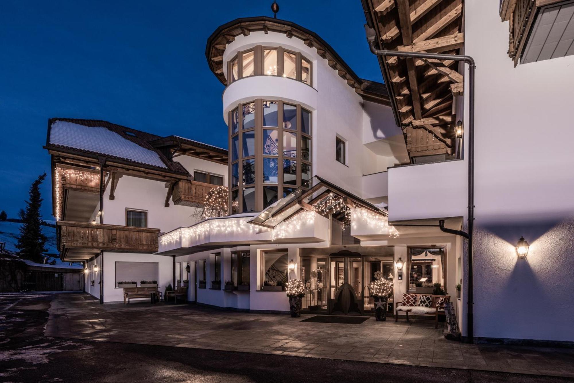 Hotel Christoph Olang Exterior foto